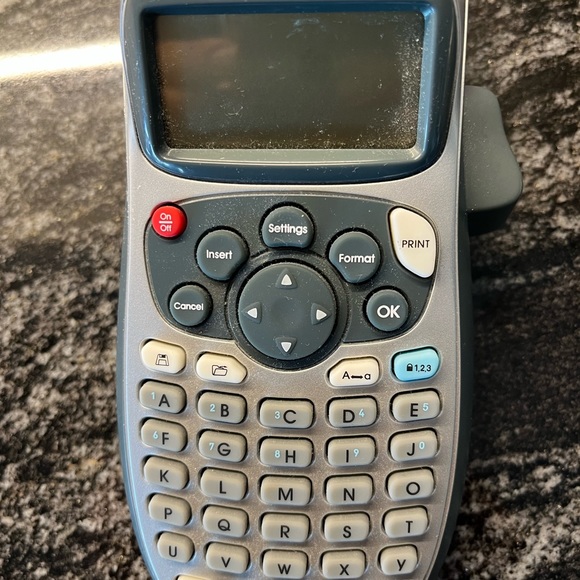 Dymo label maker - Picture 3 of 4